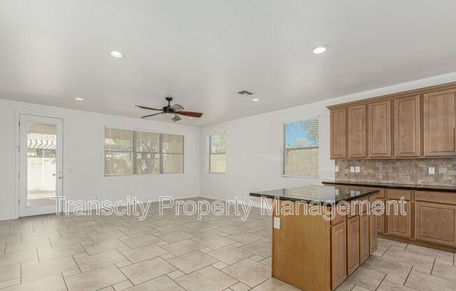 1402 S NEWBERRY LN