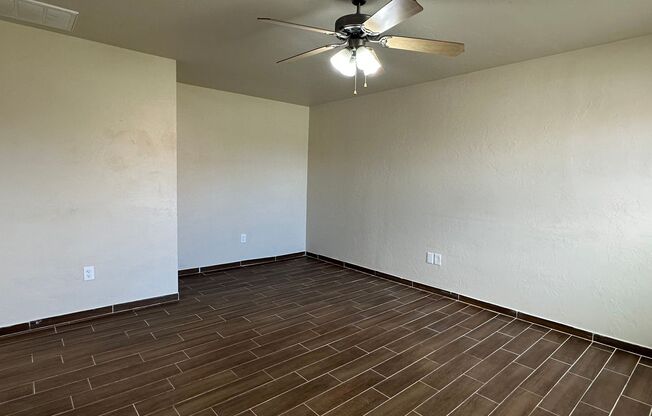 3 BEDROOM 2 BATHROOM DUPLEX - MUSTANG SCHOOL DISTRICT!!!