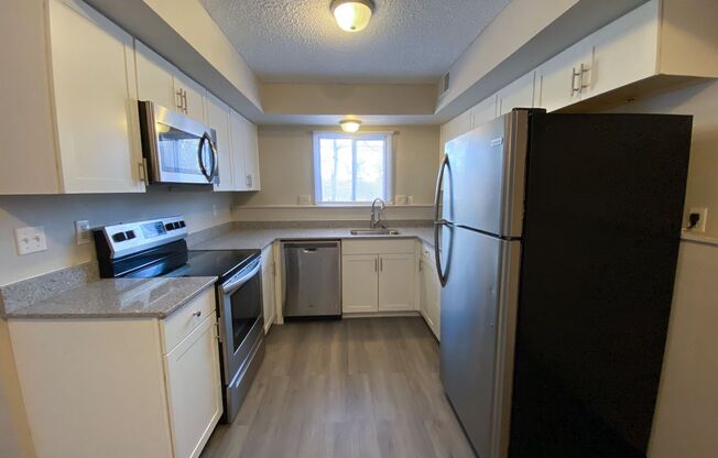 2 beds, 1.5 baths, 875 sqft, $1,030, Unit 420