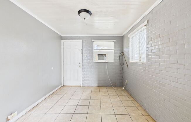 One Bedroom Apartment in Lafayette!