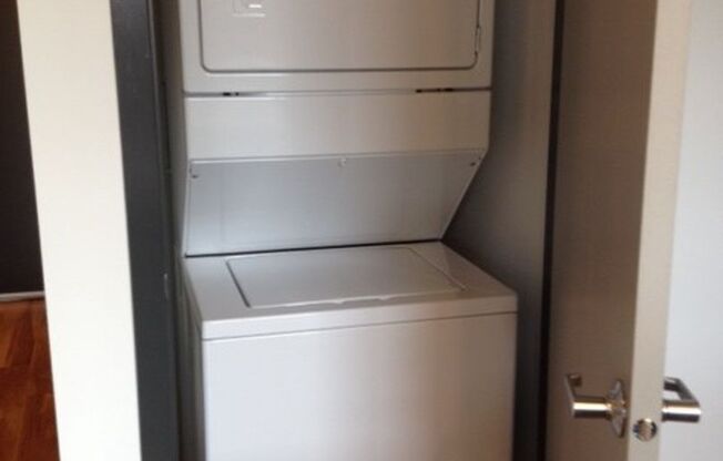 1 bed, 1 bath, 639 sqft, $1,245, Unit 326