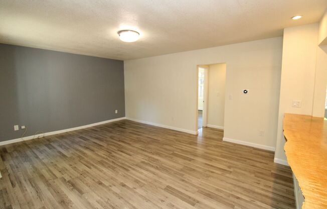 Charming Remodeled 4 Bedroom Home One Block From N Mississippi!**Move-In Special!**