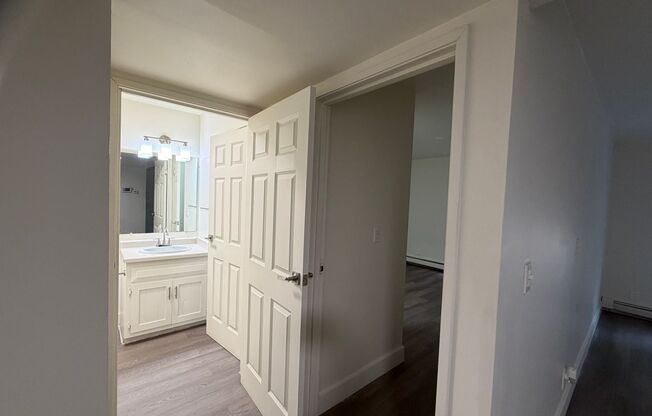2 beds, 2 baths, 1,050 sqft, $1,670, Unit 2050N