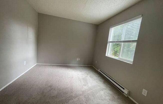 2 beds, 1 bath, 760 sqft, $1,495, Unit 11