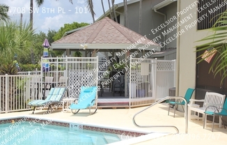 4708 SW 8 PL