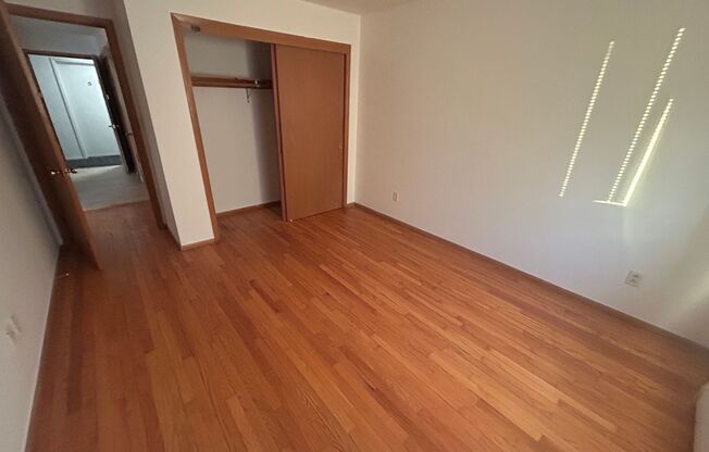 1 bed, 1 bath, $995, Unit 6