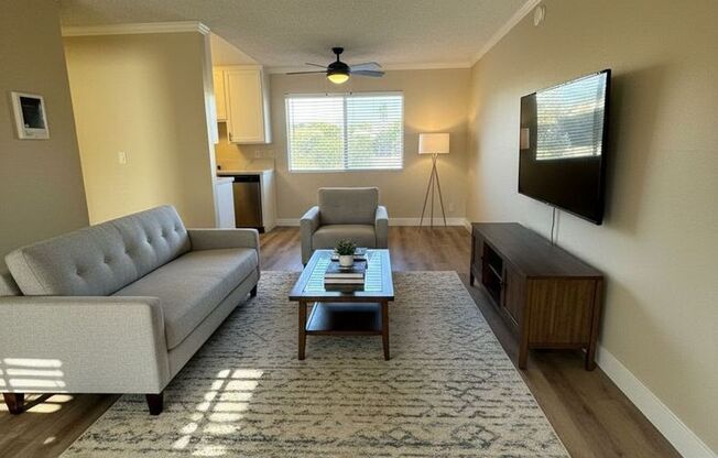 2 beds, 2 baths, 900 sqft, $3,750, Unit 13