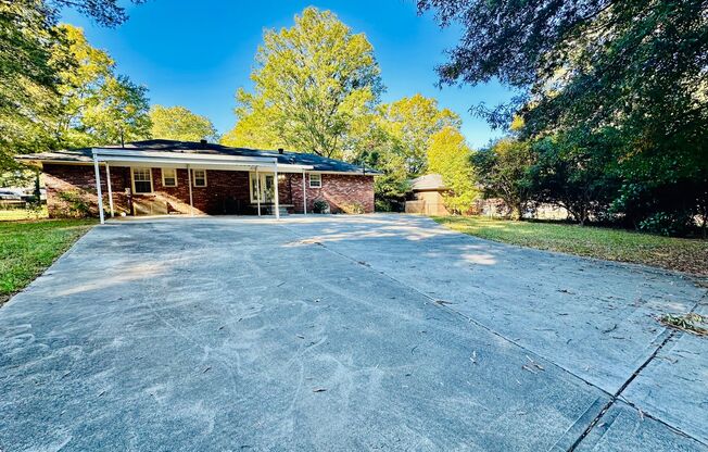 Charming 3-Bed, 2-Bath Home in Downtown Monroe, GA!