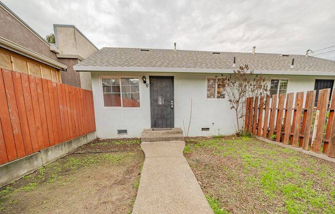 1215 E 5th Street