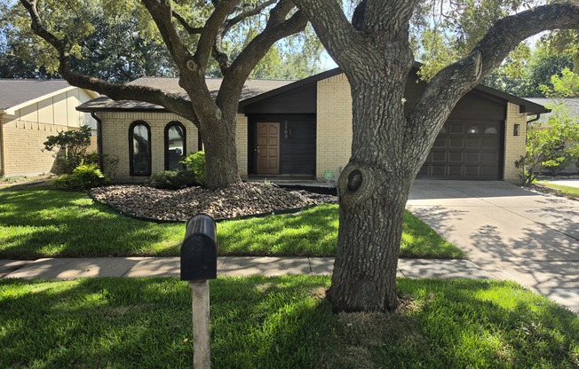 2103 FALL MDW DR