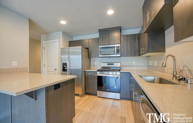 3 beds, 2.5 baths, 1,650 sqft, $2,490, Unit C-112