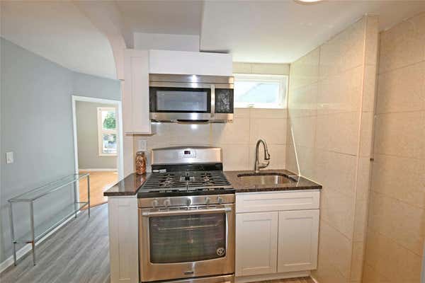 3 beds, 1 bath, 1,280 sqft, $2,700