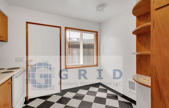 GPM650 - 7606-7618 NE Everett St (T1)