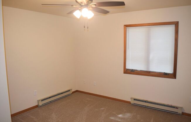 2 beds, 1 bath, $999.99, Unit 1105-103