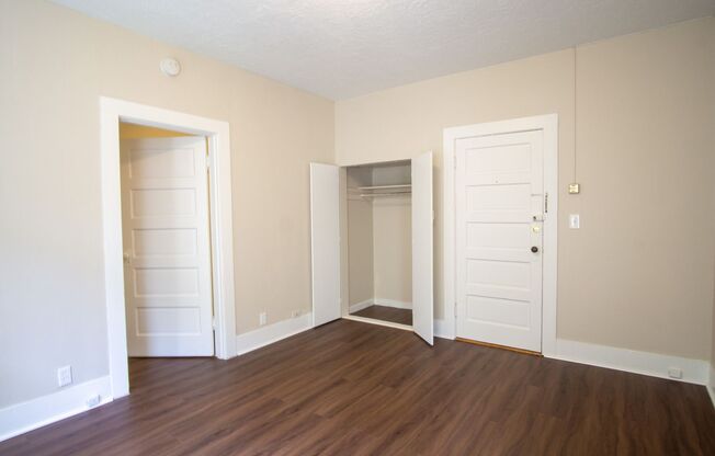 1 bed, 1 bath, $1,275, Unit 04