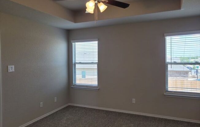 3 beds, 2 baths, $1,425, Unit 3440 Scott Circle