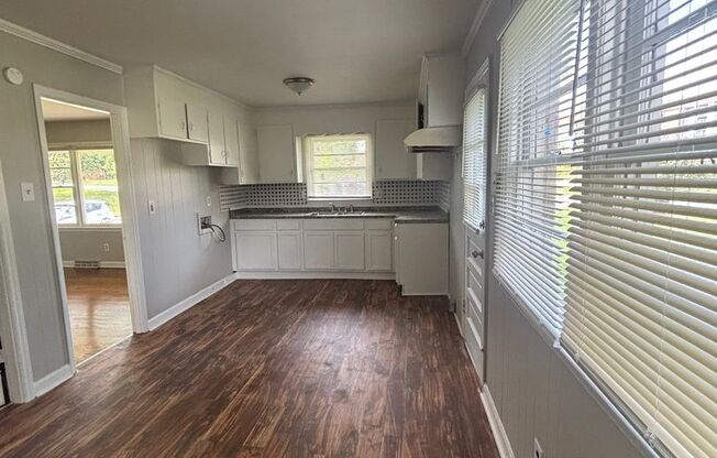 Spacious 3 bedroom home! (500.00 off first Full Months Rent )