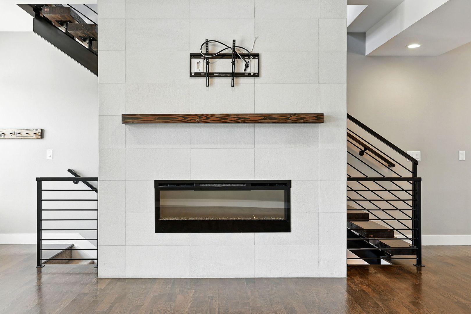 Modern 3-story Townhome | Rooftop Deck + Garage | Prime Old Town Littleton