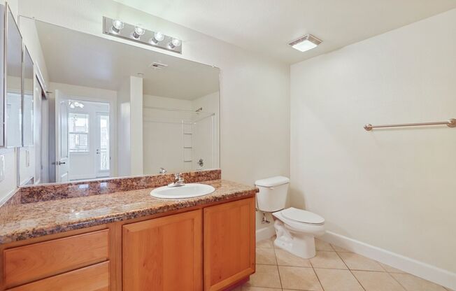 3 beds, 2 baths, 1,333 sqft, $2,550