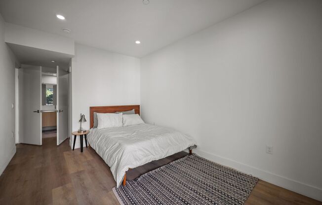 4 beds, 4 baths, 1,200 sqft, $4,493, Unit 401