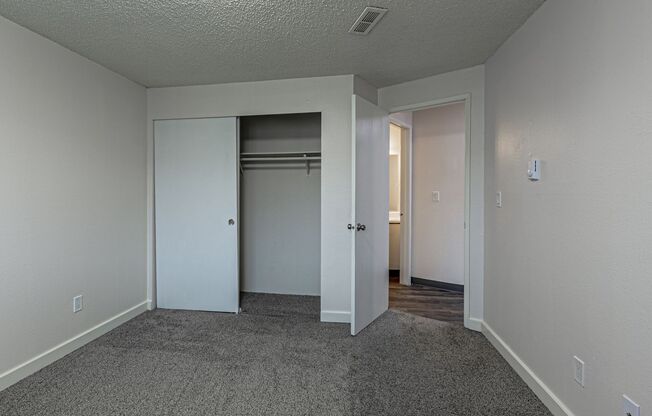 2 beds, 1 bath, 980 sqft, $1,525, Unit C65