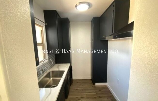 4510 1/2 N LAKEWOOD BLVD