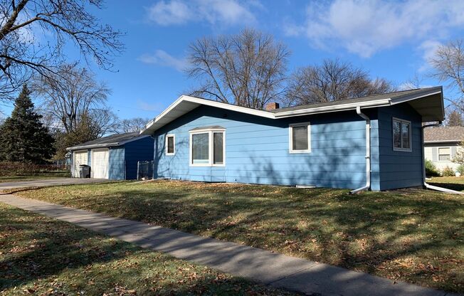 1 Bed 1 Bath Duplex in Moorhead!