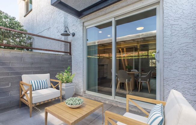 2 beds, 1 bath, 800 sqft, $1,549, Unit 112