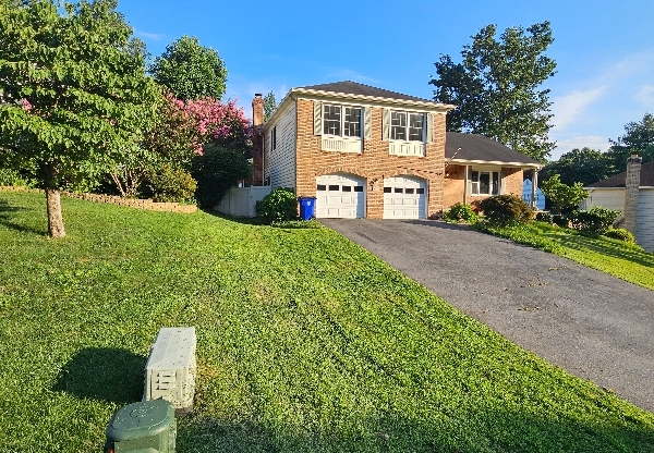 2305 HOLLY SPG DR