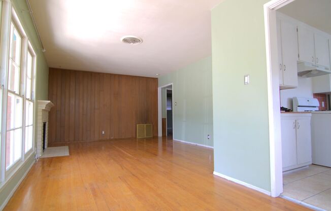Charming Sun-Filled 3BR/2BA Home in Lake Balboa with Large Backyard & Fruit Trees