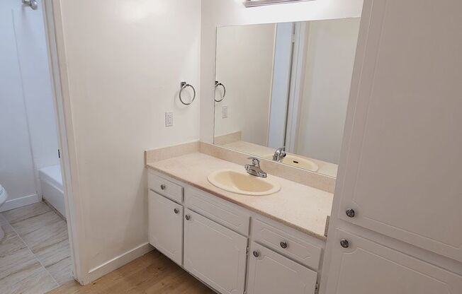 Studio, 1 bath, $1,595, Unit 22