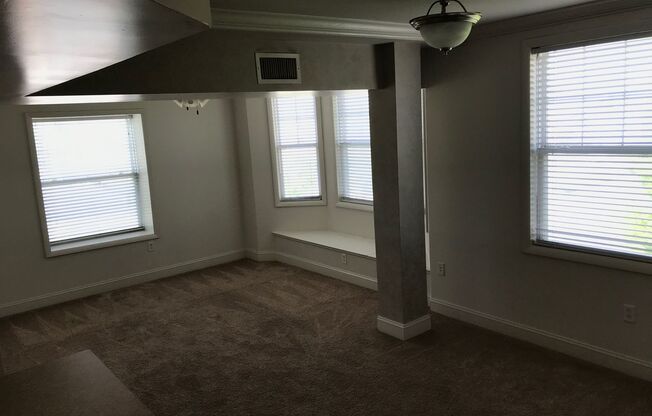 2 beds, 2 baths, 840 sqft, $1,979, Unit 4-0502