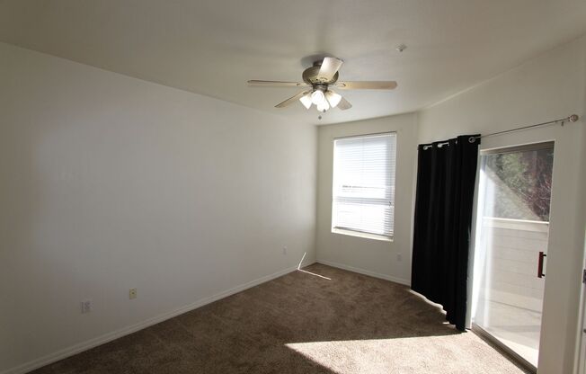 3 beds, 2 baths, $2,300, Unit UNIT 130