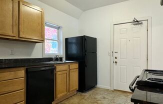 2 beds, 1 bath, $1,500, Unit Unit 4