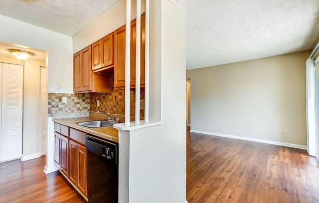 1 bed, 1 bath, 620 sqft, $930, Unit 7116J