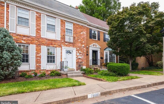 Come see what McLean has to offer you with this Beautiful end-unit townhome!!