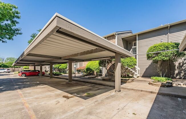 Upgrades galore in this 2 bedroom 1.5 bath condo in Chase Oaks