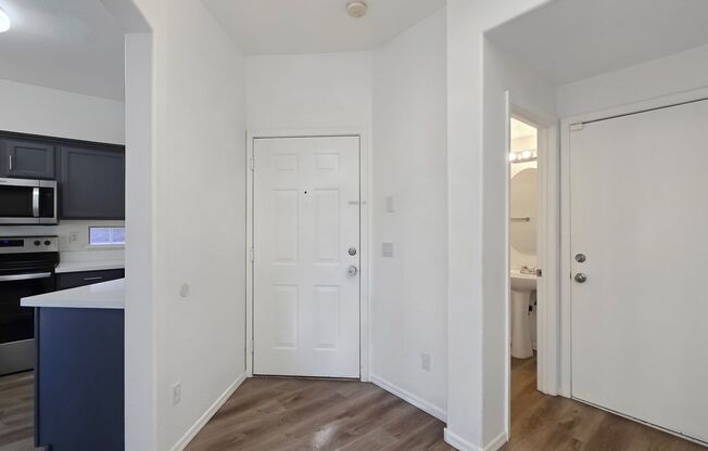 Clean and Cozy home in desirable area!