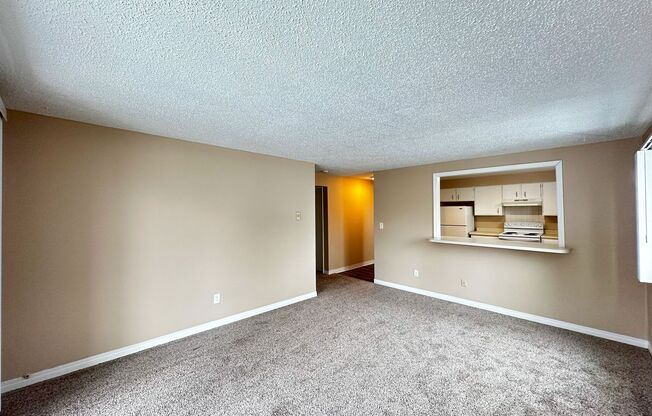 2 beds, 1 bath, 825 sqft, $1,085, Unit 18