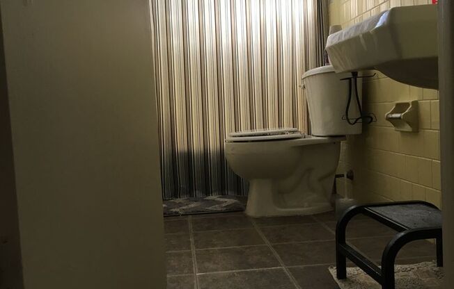 1 bed, 1 bath, $1,300, Unit Unit 3
