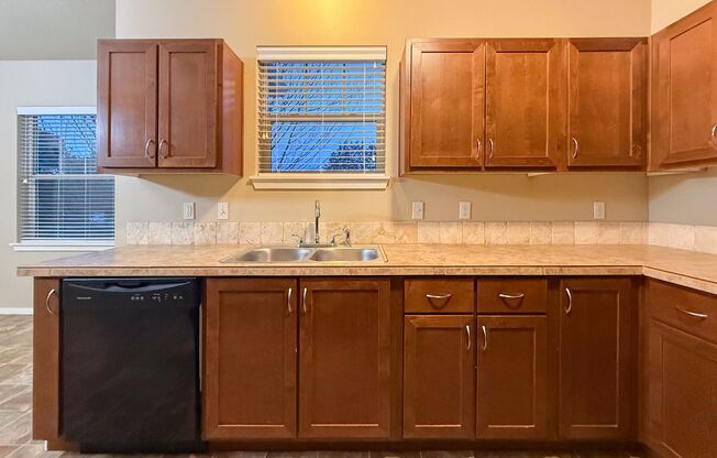 2 beds, 2 baths, 1,090 sqft, $1,600, Unit 501-05