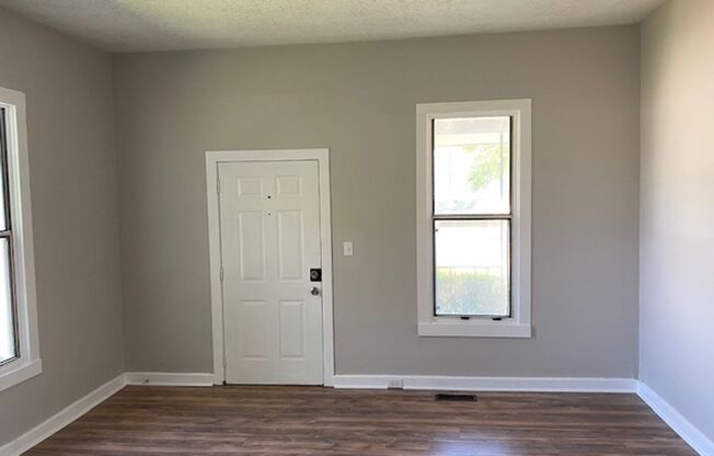 TWO BEDROOM LOCATED IN FIVE POINTS