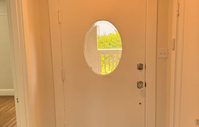 G4 | 616 N. Claremont Apts. A-C