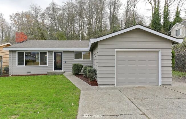 South Beacon Hill - Updated 3 Bedroom / 2 Bath Duplex for rent **Wi-fi Included!**
