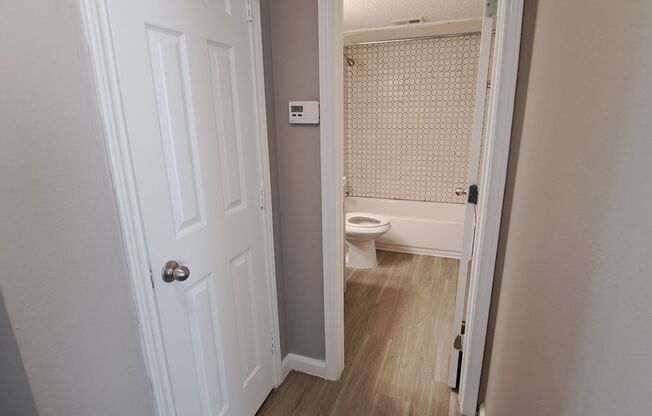 1 bed, 1 bath, 730 sqft, $1,050, Unit 2122