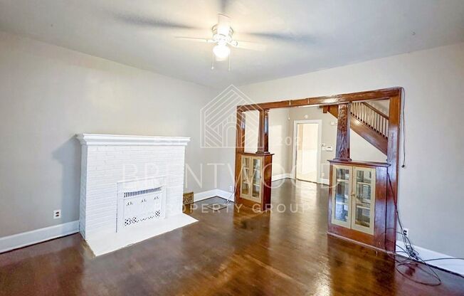 Charming 3-Bedroom Home with Modern Kitchen & Hardwood Floors – Move-In Ready!