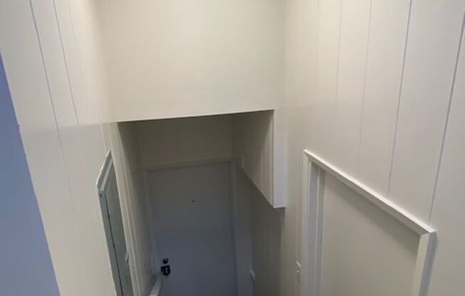 Studio, 1 bath, $1,250