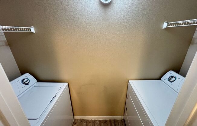 2 beds, 2 baths, $1,295, Unit UNIT 2080