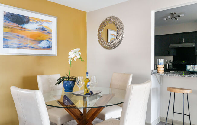 2 beds, 2 baths, 1,095 sqft, $1,449