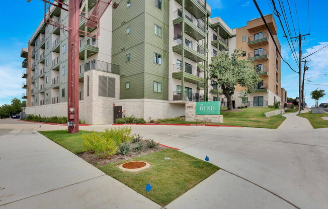 2 beds, 2 baths, 1,015 sqft, $1,699, Unit Apartment 407